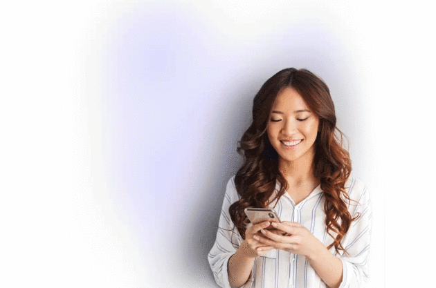 A girl engaging with sales AI, depicting modern customer service technology.